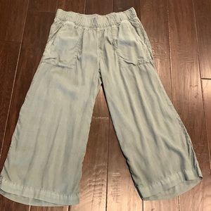 Wide Leg Cropped Tencel Army Green Pants - Size XS